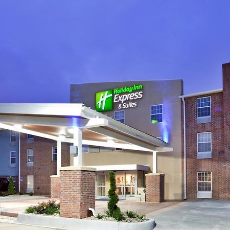Holiday Inn Express Hotel & Suites North Kansas City By Ihg Exterior foto